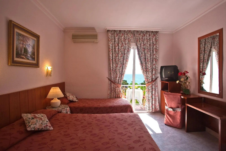 Hotel Medium Claramar