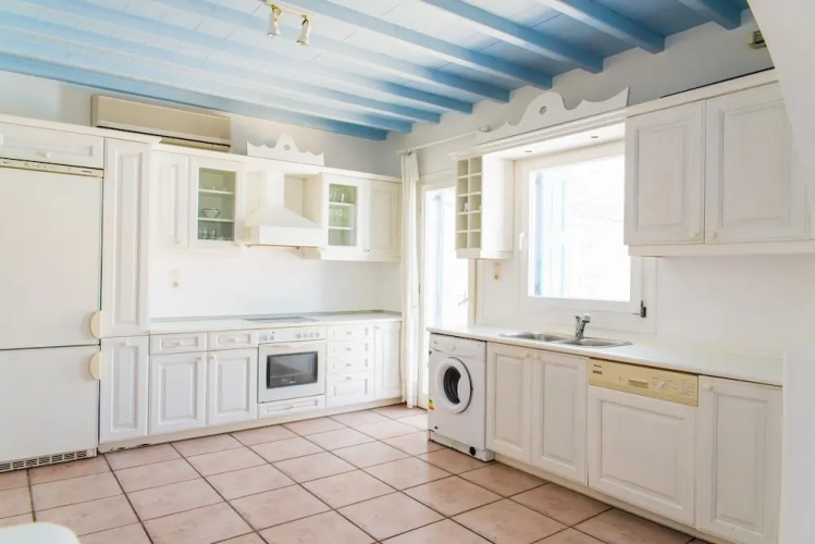 2 Bedrooms Villa
