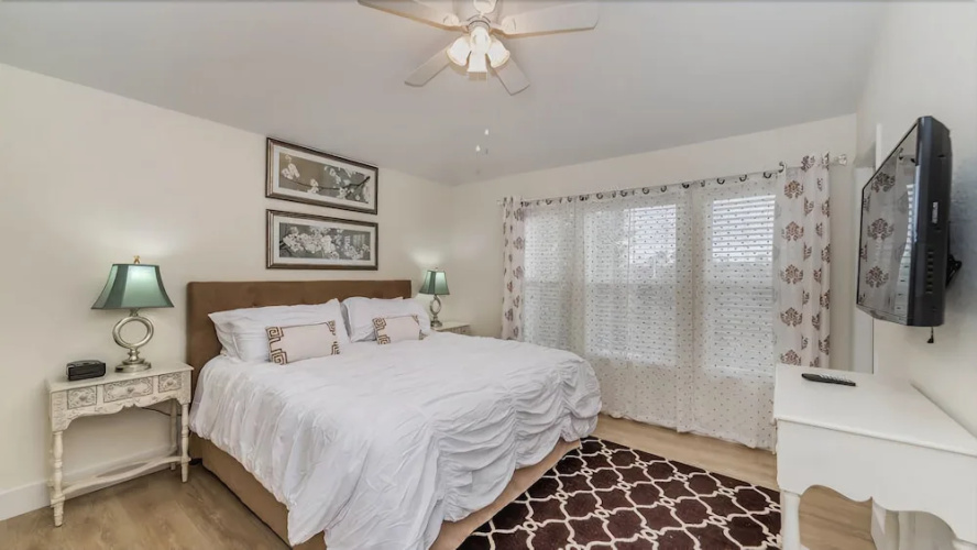 2545 Windsor Hills