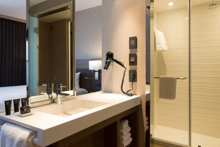 AC Hotel Kansas City Plaza photo 11