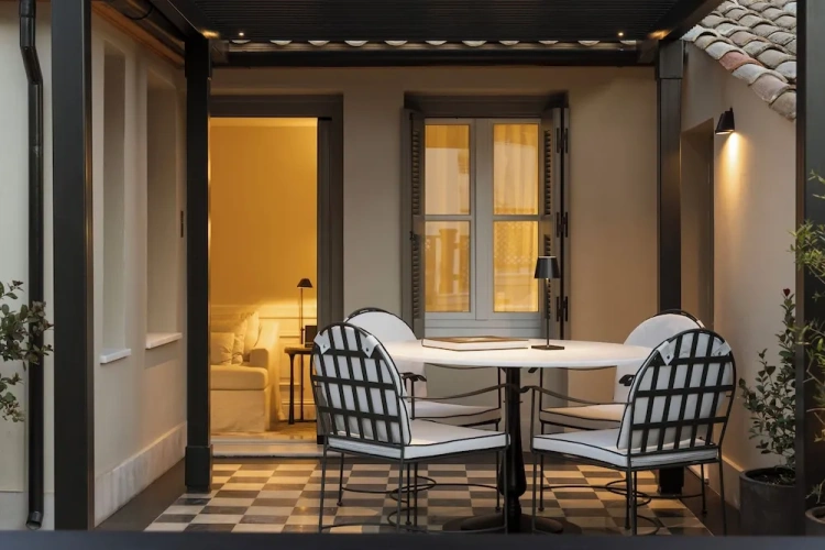 Deluxe Suite