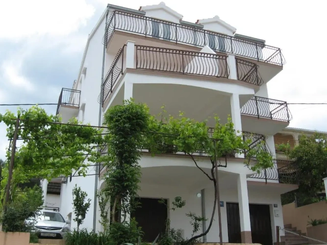 1 Bedroom Apartment with sea view
