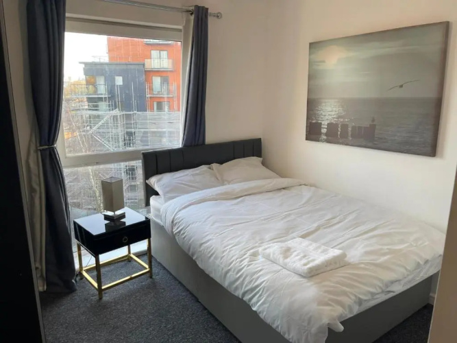 Impeccable 2-bed Apartment in Salford