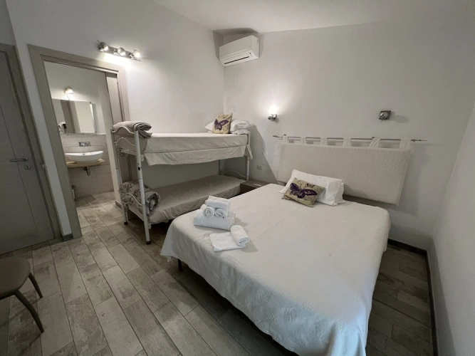 Classic Quadruple room