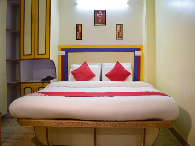OYO Rooms Mall Road View