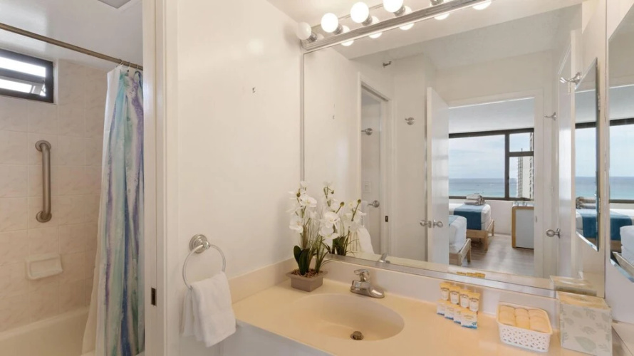 CIMY Hawaii Resorts at the Waikiki Banyan