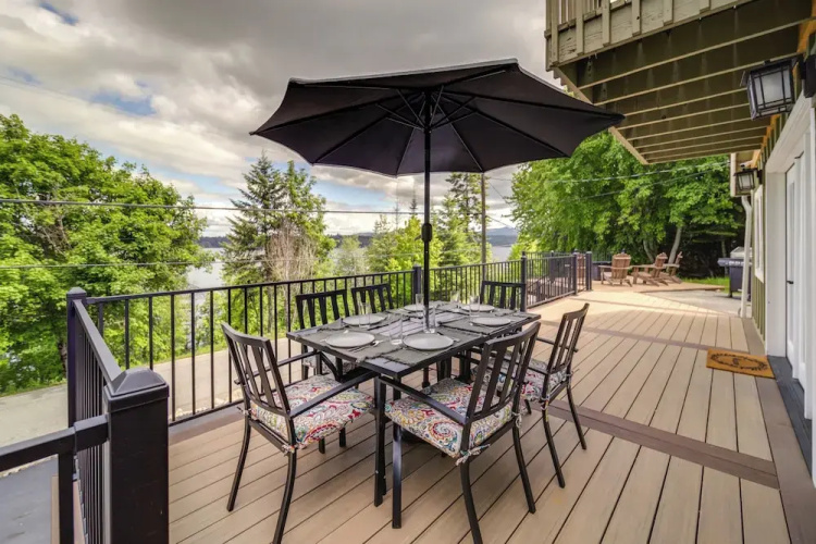 Tree-lined Hayden Home w/ Hot Tub & Lake Views!