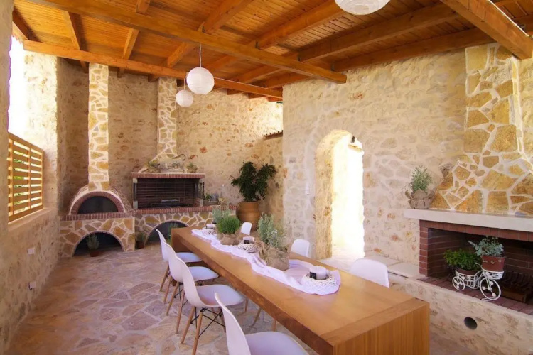 Elena Villa, a luxury touch, By ThinkVilla