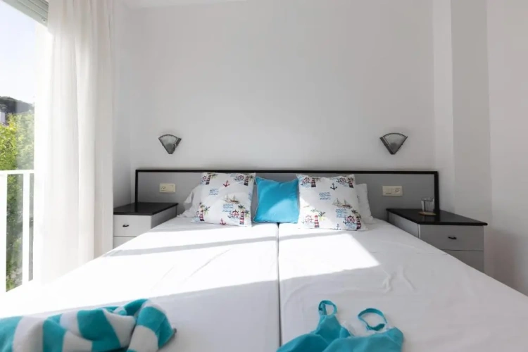 3 Bedrooms Apartment