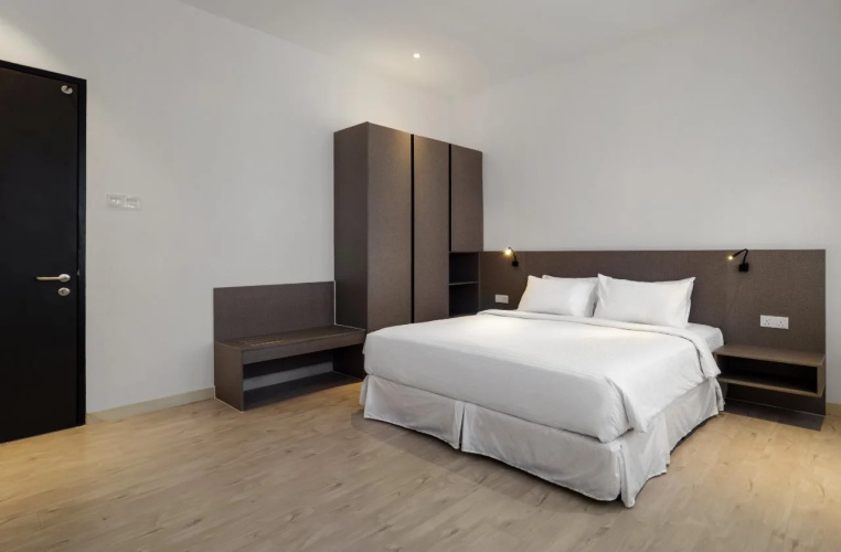 Hutton Suites Hotel by PHC