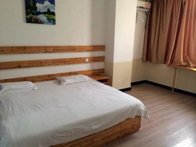 Longquan Hotel