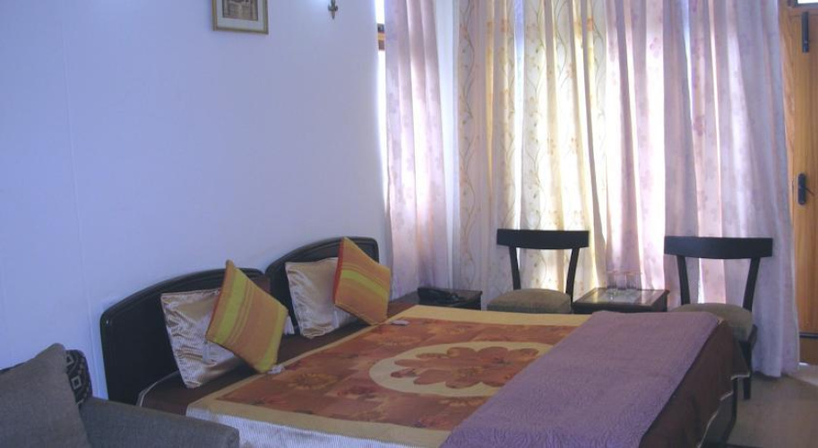 Hotel Lake Inn