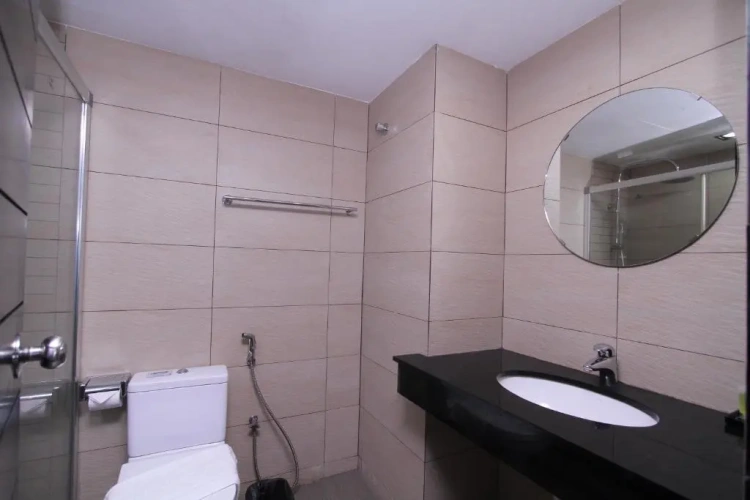 3 Bedrooms Apartment