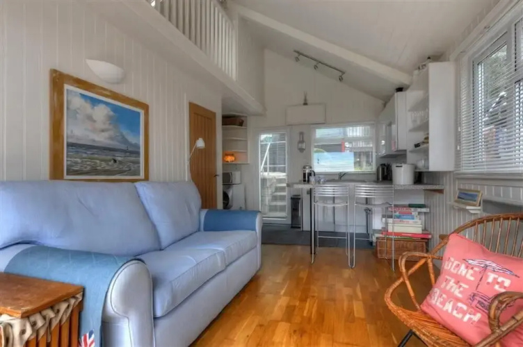8 Bowling Green Chalets