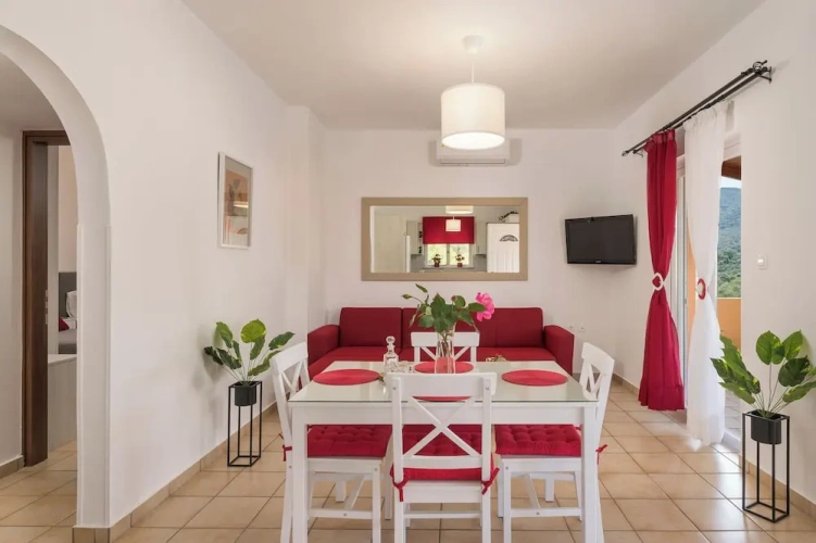 2 Bedrooms Family Cottage with mountain view