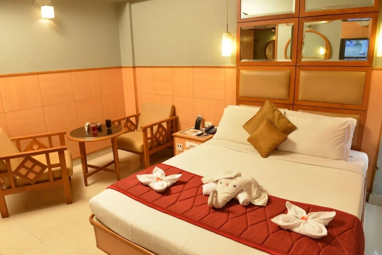 Standard Double room with city view