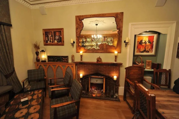 Poppies Hotel