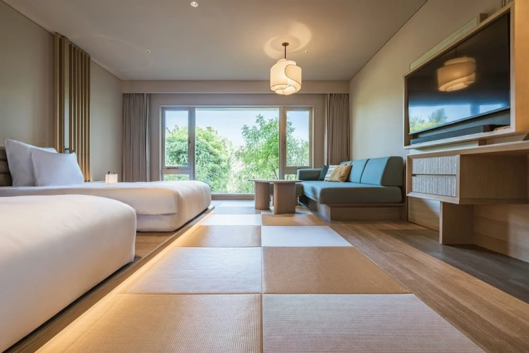 Classic Coral Wing Twin room