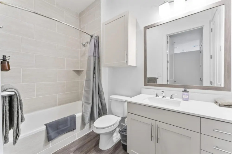 Boho Soco 1BR Queen Suite w Gympickleballlaundry