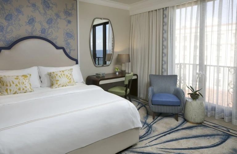 Premium Double room with partial ocean view
