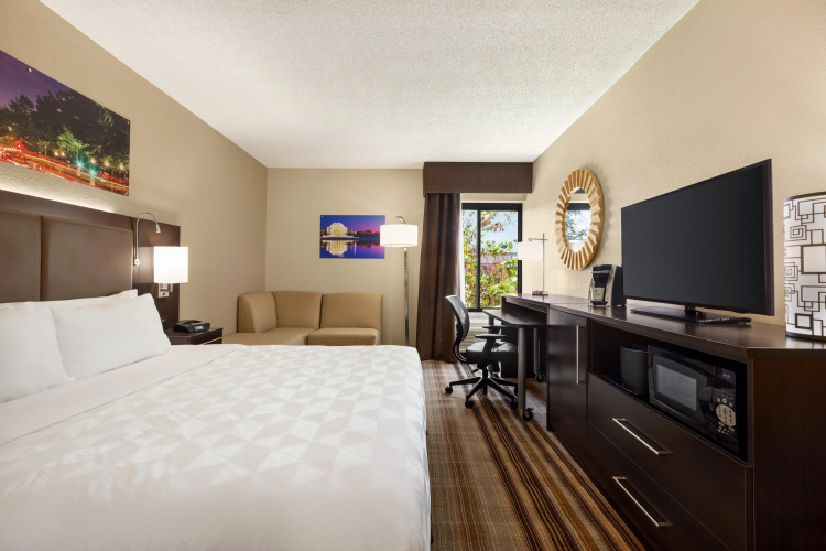 Holiday Inn Washington - Dulles International Airport photo 8