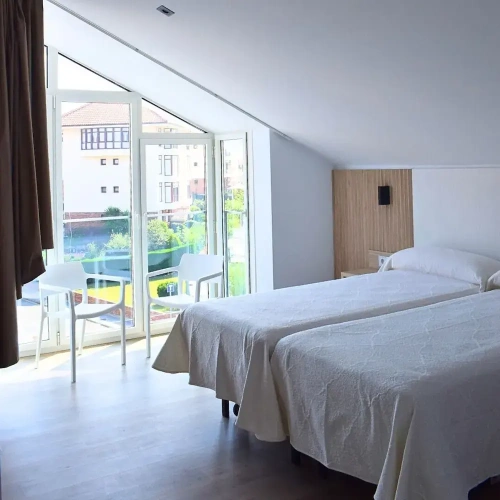 Standard Twin room with city view