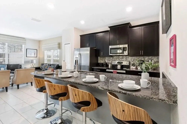 5 Bedrooms Cottage