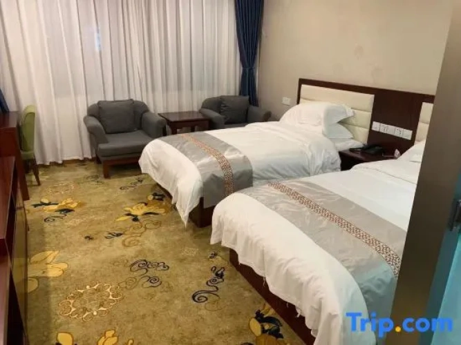 6 Bedrooms Villa