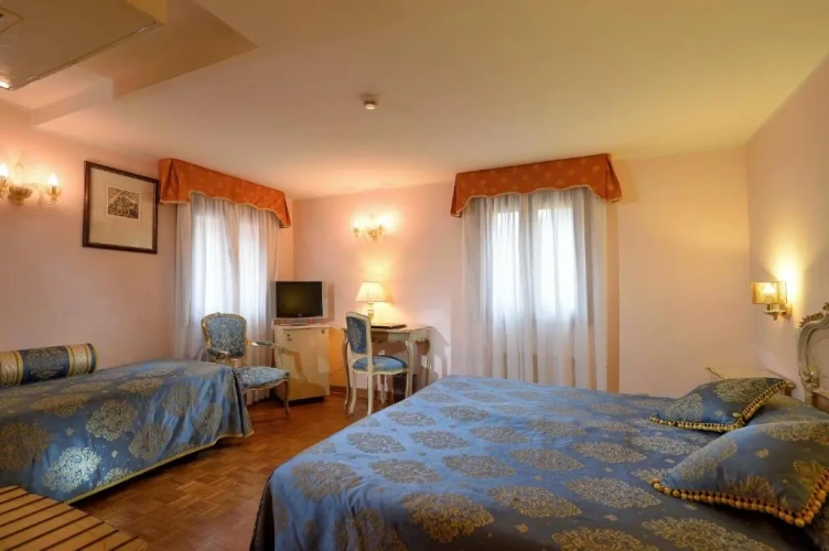 Triple room
