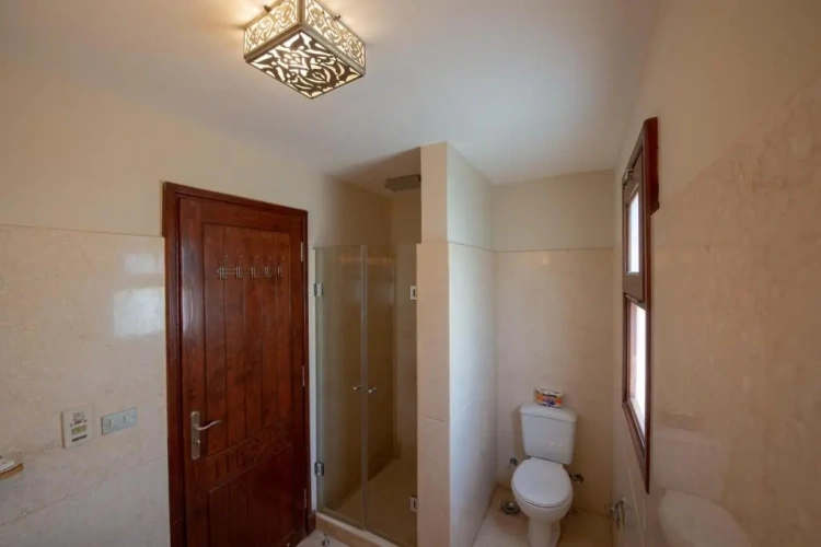3 Bedrooms Apartment