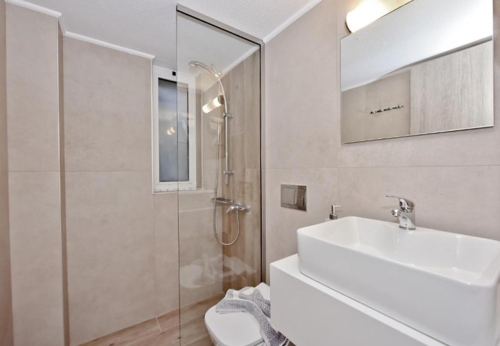 1 Bedroom Apartment with sea view