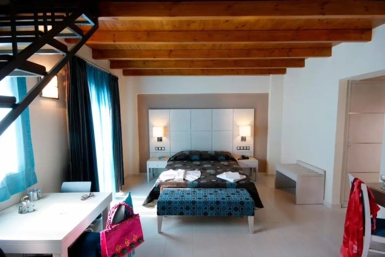 Standard room with balcony and with sea view