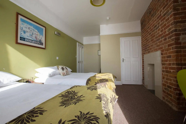 Cecil House Hotel