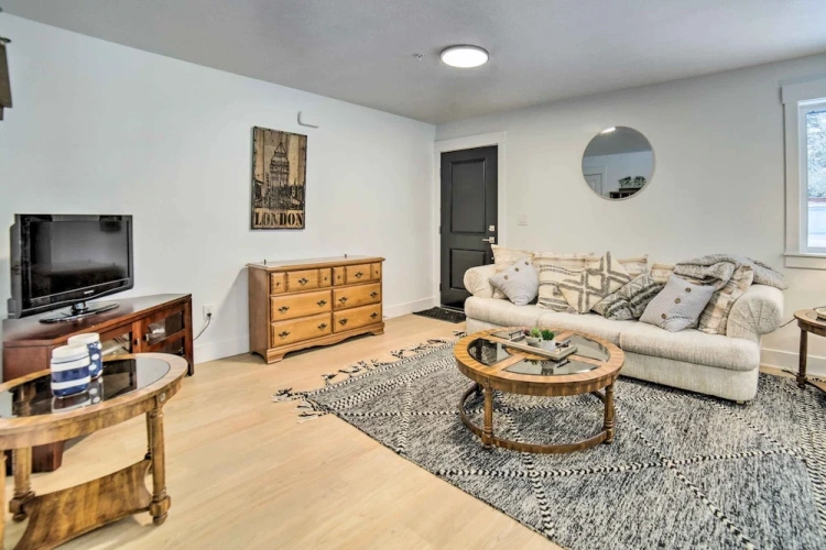 3 Bedrooms Apartment
