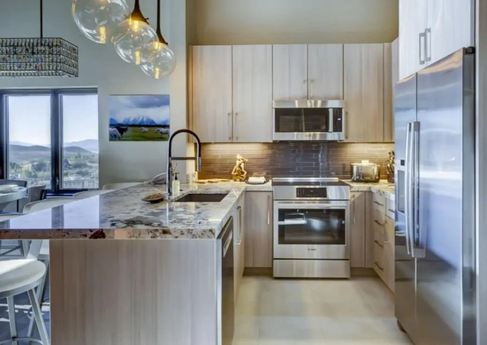 3 Bedrooms Apartment