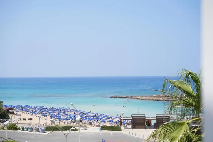 1 Bedroom Apartment with sea view