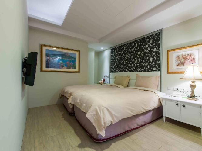 Liz Hotel