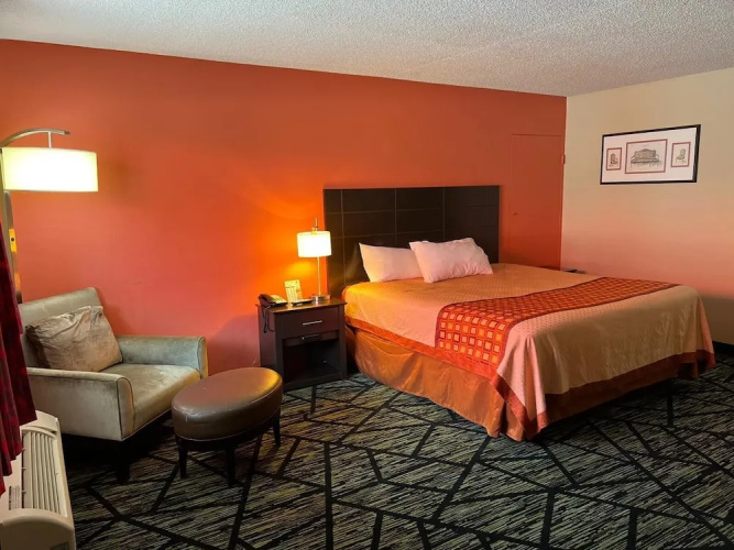 Travelerslodge Motel