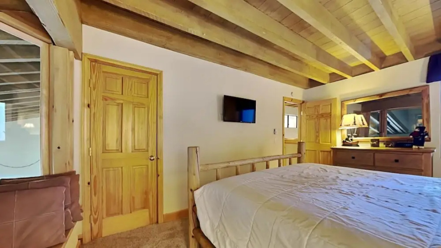 662 4 Bedroom Condo