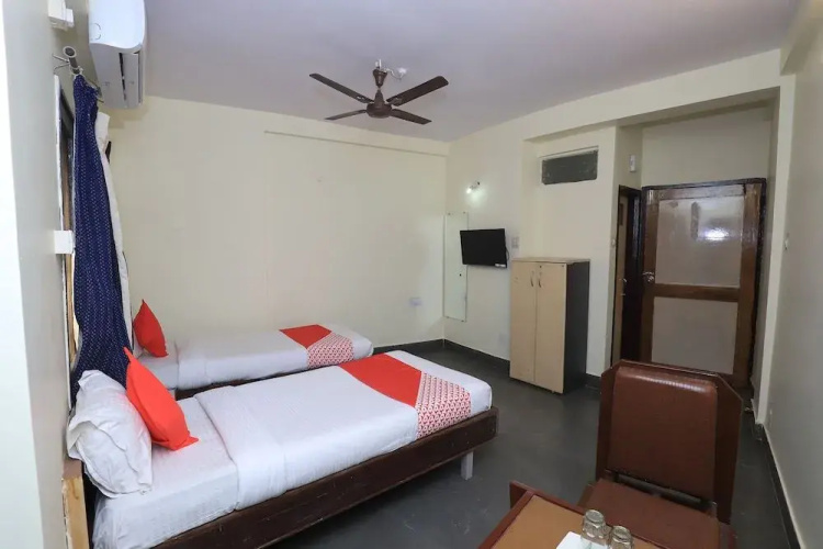 OYO 15983 Hotel Devpriya