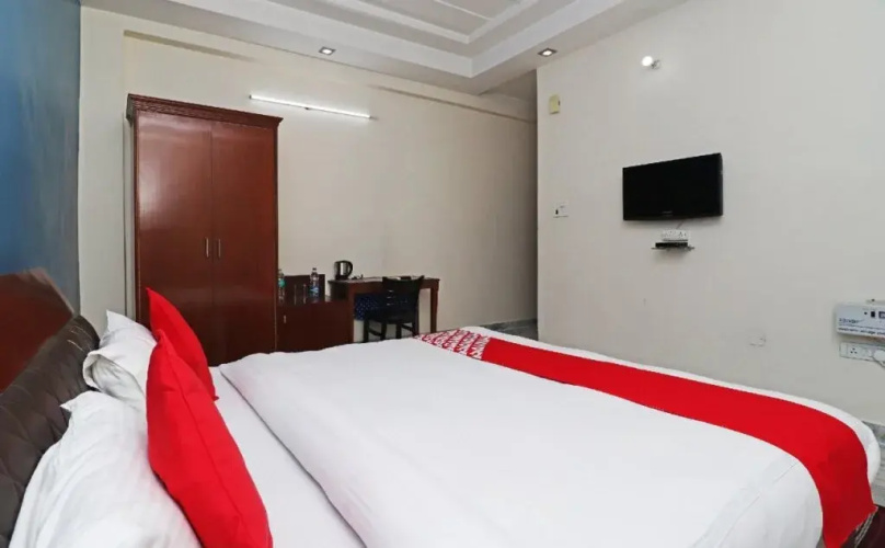 Mannat Residency By OYO Rooms