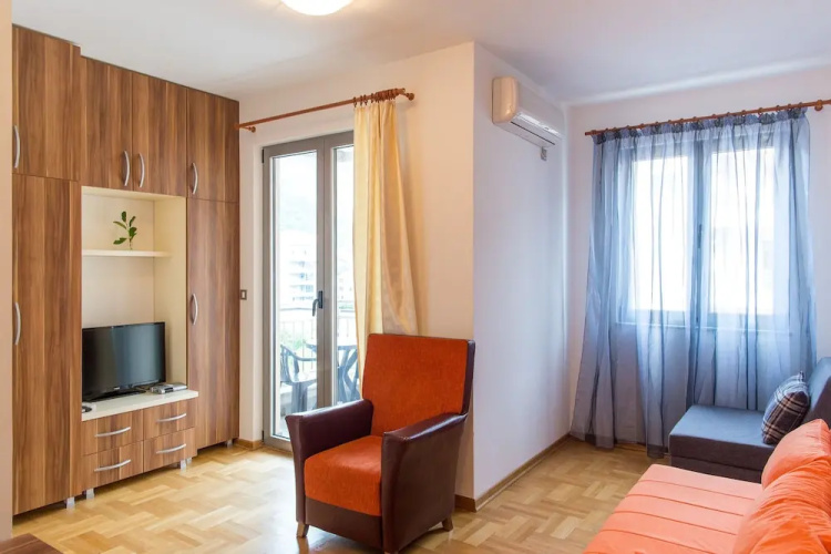 Apartment Bolero