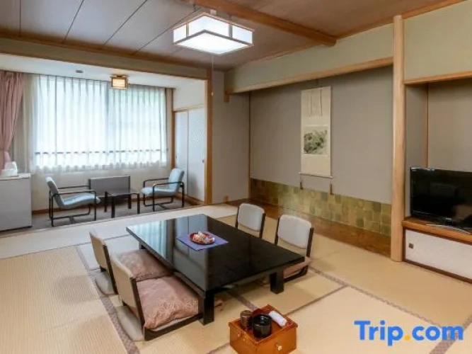 Standard Family room with mountain view