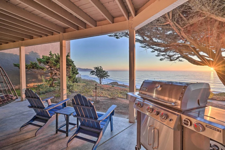 < 1 Mi to Mussel Rock Park! Cliffside Pacifica Gem