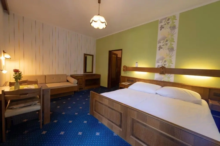 Standard Triple room with balcony