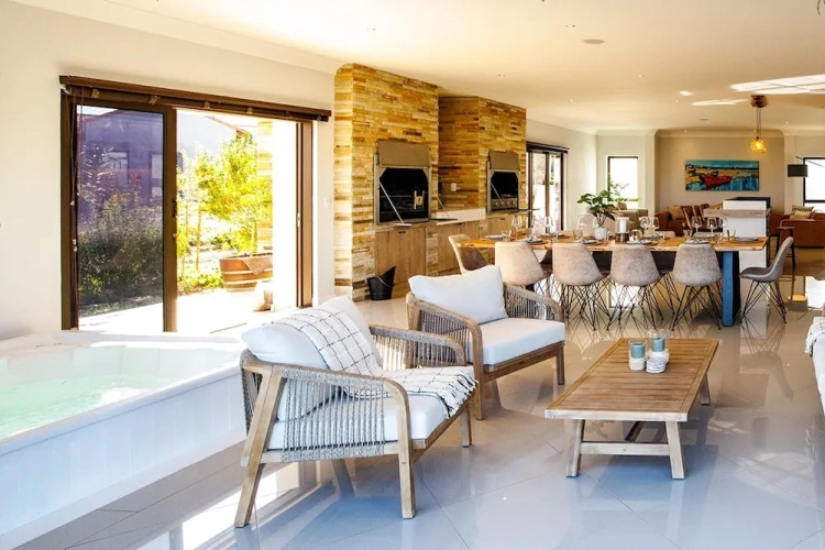 3 Bedrooms Cottage
