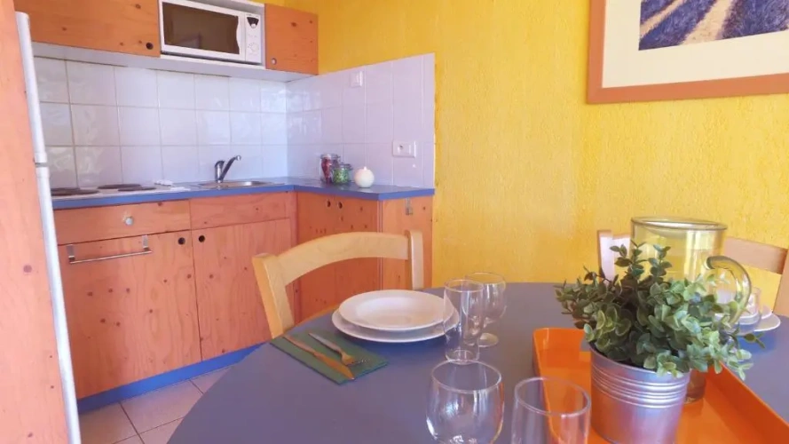 3 Bedrooms Apartment