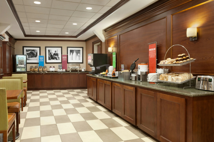 Hampton Inn Long Island - Brookhaven photo 32