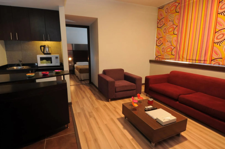 Suite Hotel Chrome