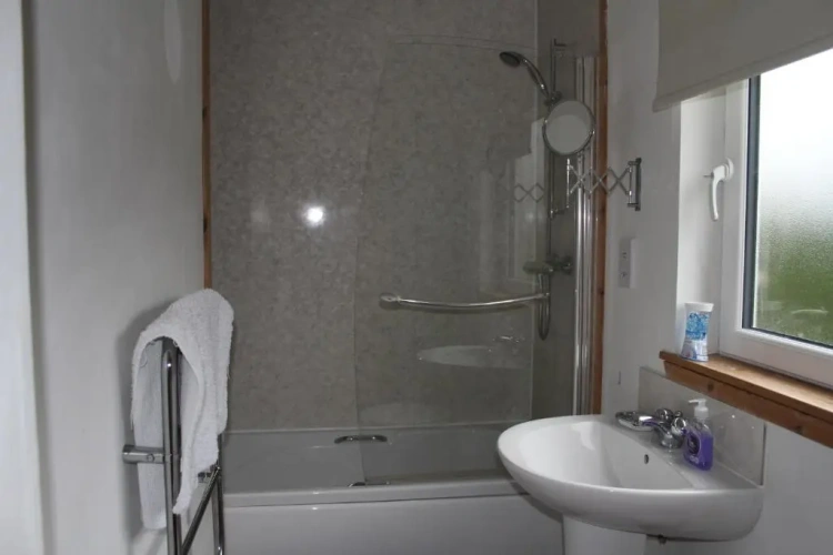 3 Bedrooms Apartment
